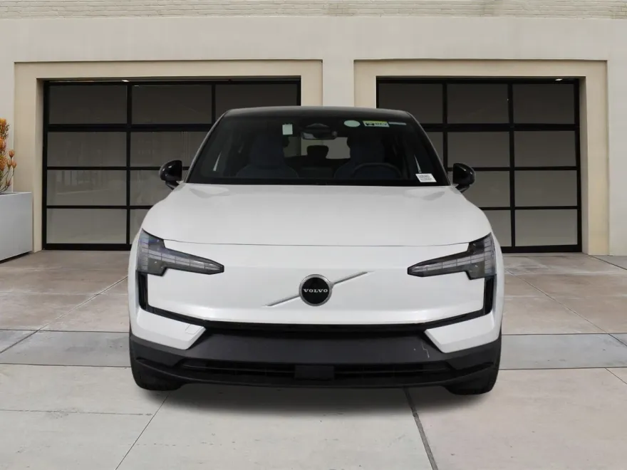 2025 Volvo EX30 Plus photo 1