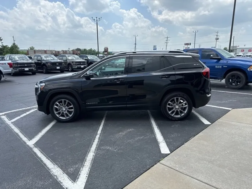 2024 Gmc Terrain SLT photo 1