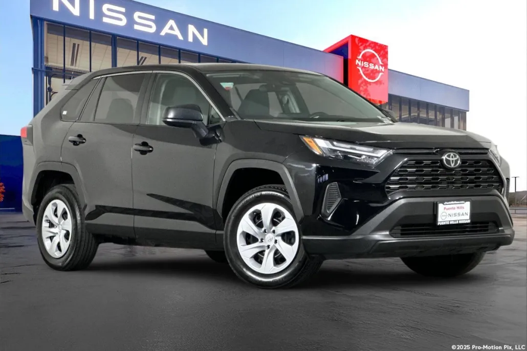 2024 Toyota RAV4 LE photo 1
