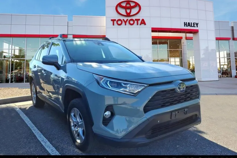 2021 Toyota RAV4 Hybrid XLE photo 1