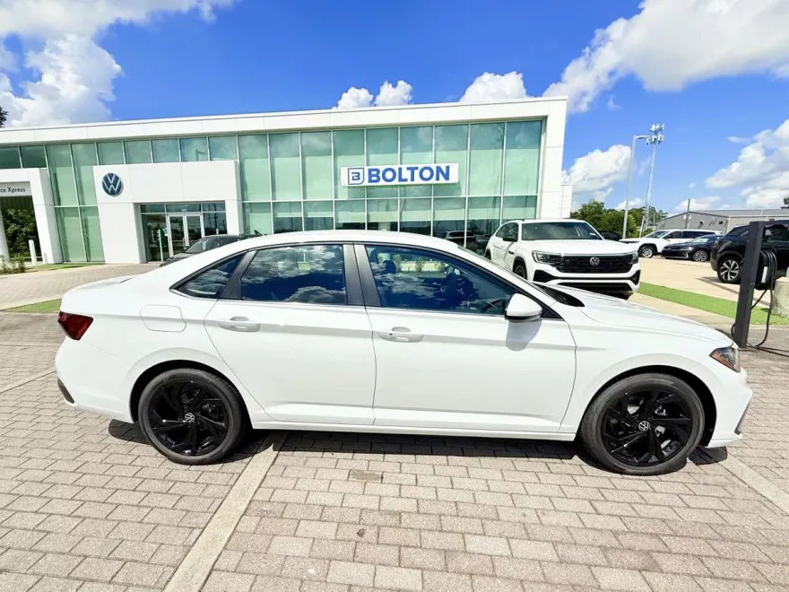 2025 Volkswagen Jetta 1.5T SE photo 1
