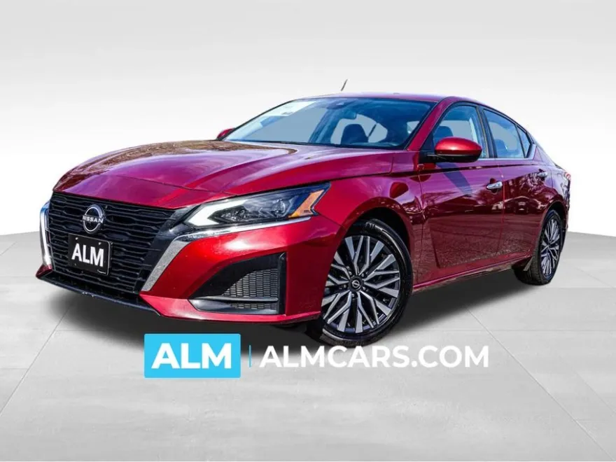 2023 Nissan Altima 2.5 SV photo 1