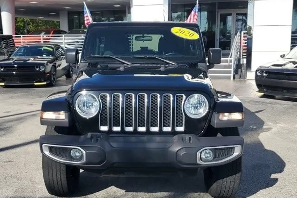 2020 Jeep Wrangler Unlimited Sahara photo 1