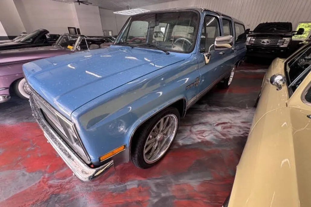 1986 Chevrolet Suburban photo 1