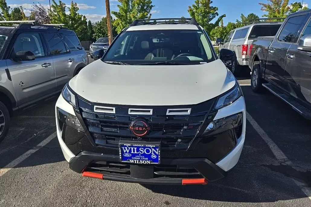 2025 Nissan Rogue photo 1