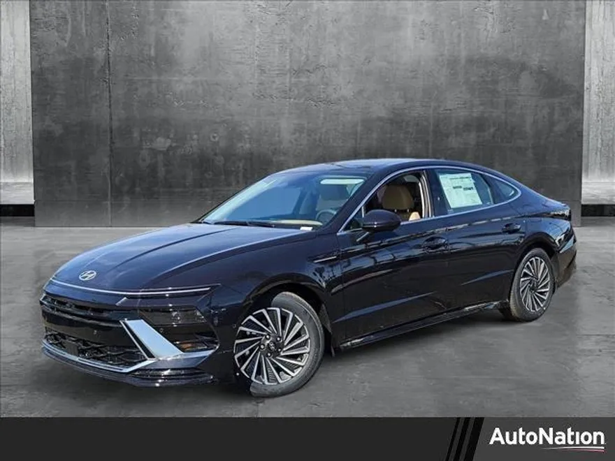 2025 Hyundai Sonata Hybrid Limited photo 1