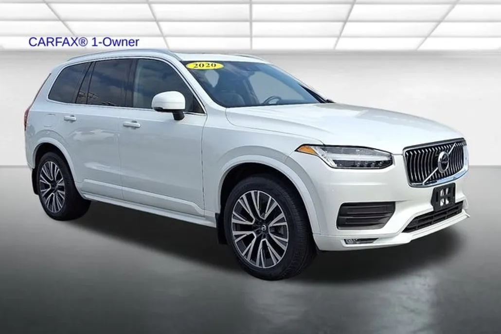 2020 Volvo XC90 T6 AWD Momentum photo 1