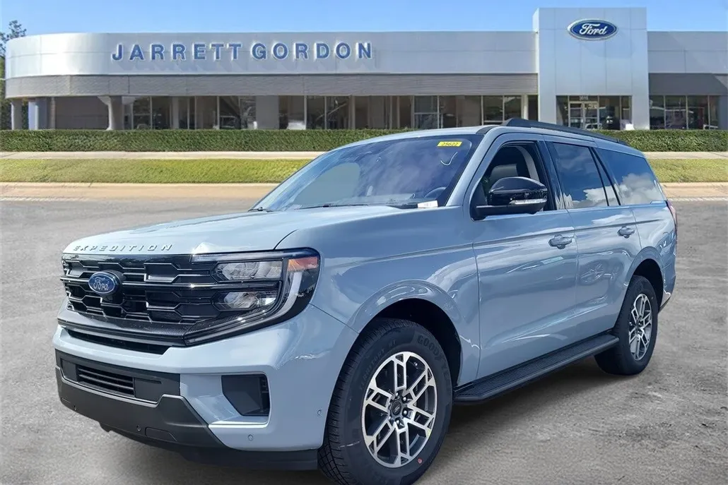 2025 Ford Expedition photo 1