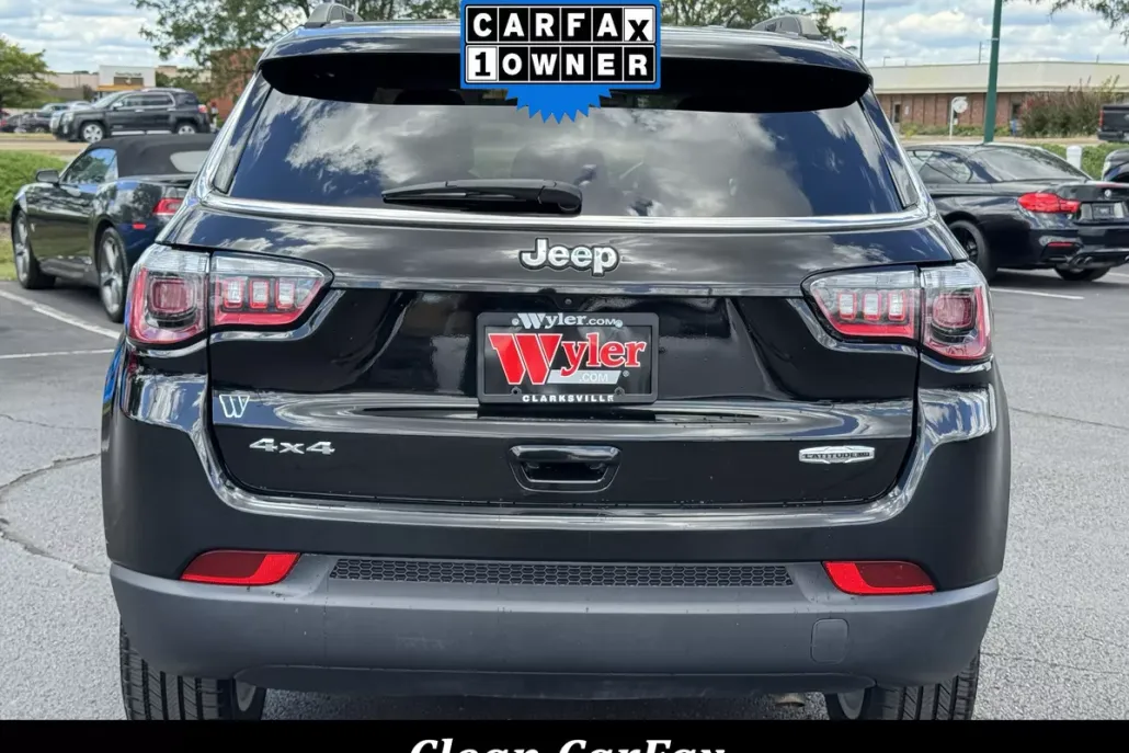 2022 Jeep Compass Latitude Lux photo 1