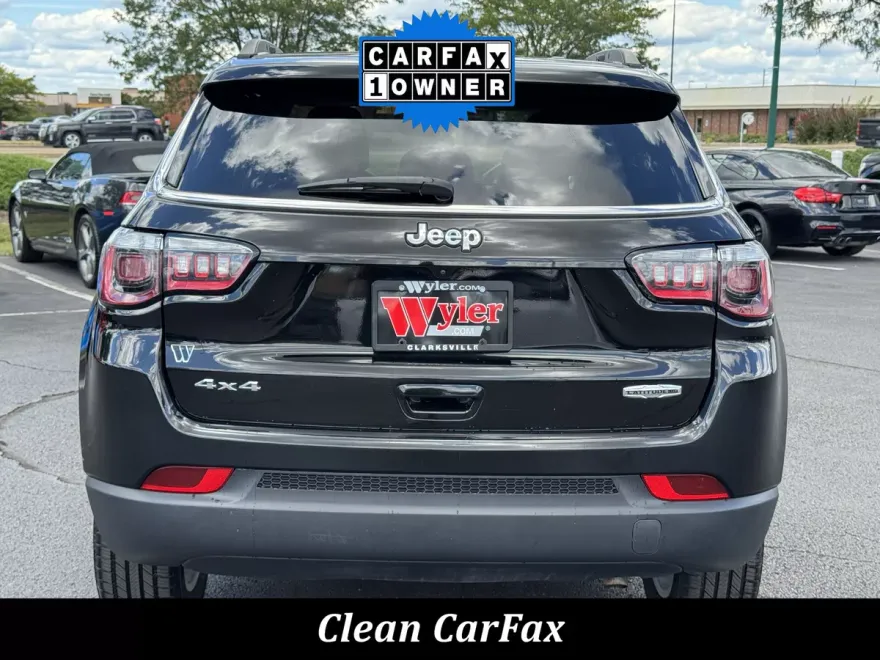 2022 Jeep Compass Latitude Lux photo 1