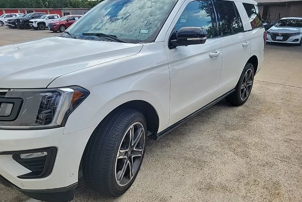 2021 Ford Expedition Limited photo 1