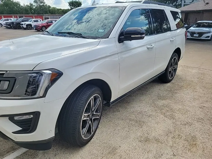 2021 Ford Expedition Limited photo 1