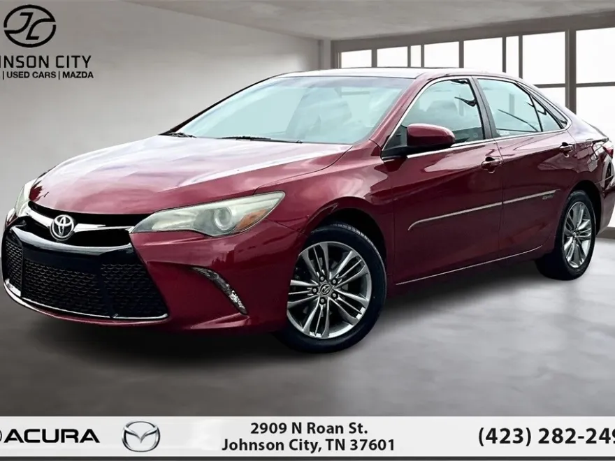 2016 Toyota Camry SE photo 1