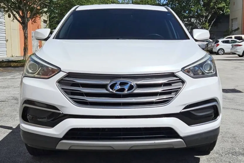 2017 Hyundai Santa Fe Sport Base photo 1