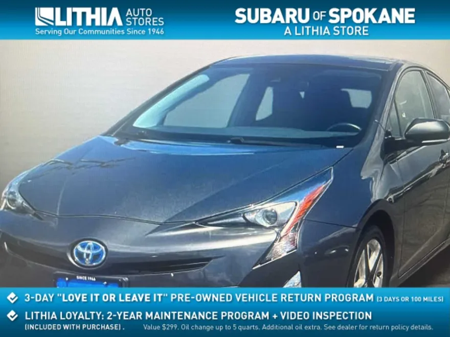 2017 Toyota Prius Four photo 1