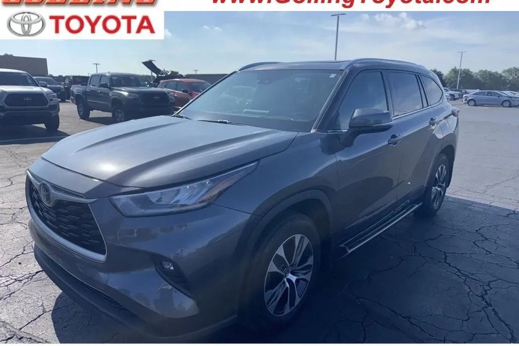 2020 Toyota Highlander XLE photo 1