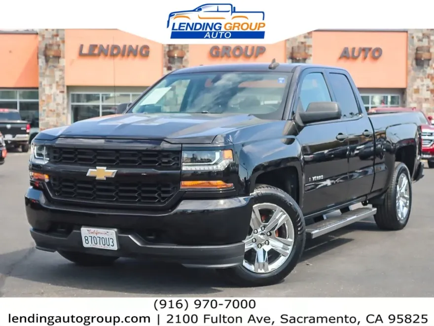 2018 Chevrolet Silverado 1500 Custom photo 1