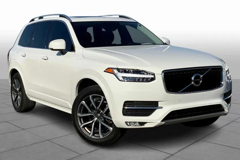 2019 Volvo XC90 Momentum photo 1