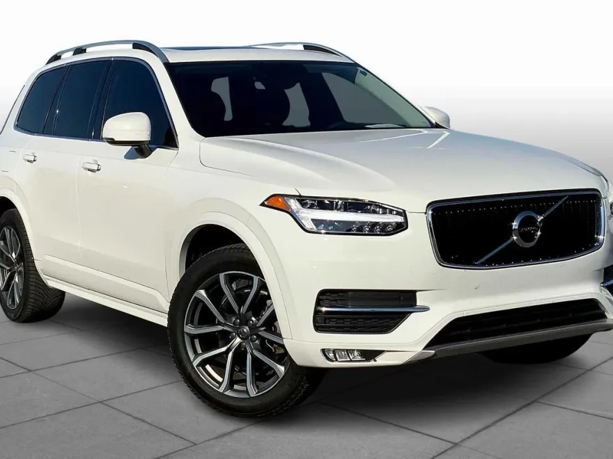 2019 Volvo XC90 Momentum photo 1