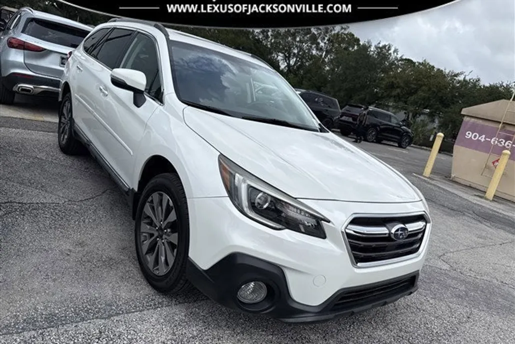 2019 Subaru Outback Touring photo 1