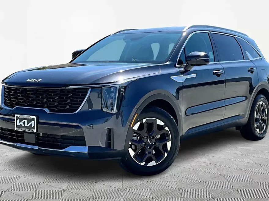 2025 Kia Sorento S photo 1