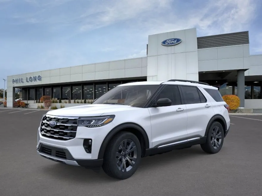2025 Ford Explorer photo 1
