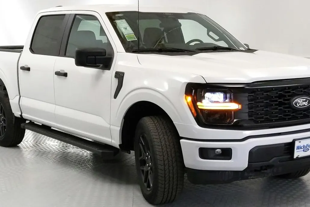 2025 Ford F-150 STX photo 1