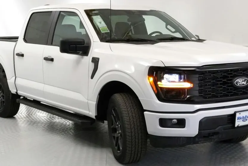 2025 Ford F-150 STX photo 1