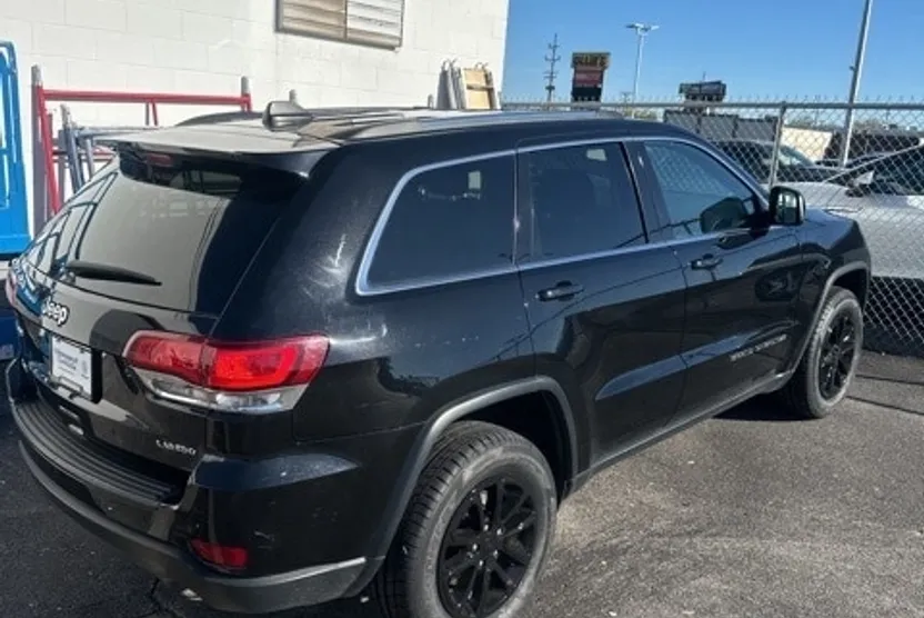 2021 Jeep Grand Cherokee Laredo E photo 1
