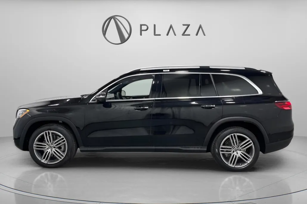 2025 Mercedes Benz GLS 450 4MATIC photo 1