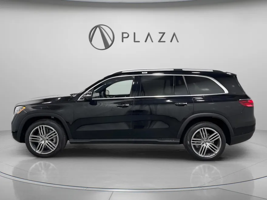 2025 Mercedes Benz GLS 450 4MATIC photo 1