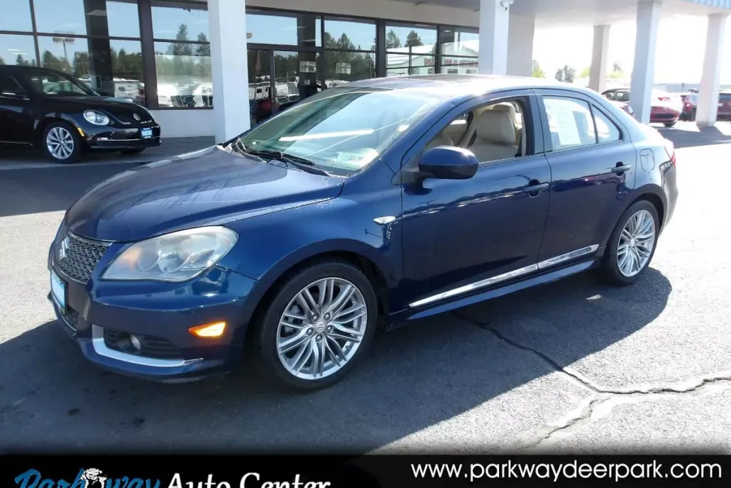 2011 Suzuki Kizashi photo 1