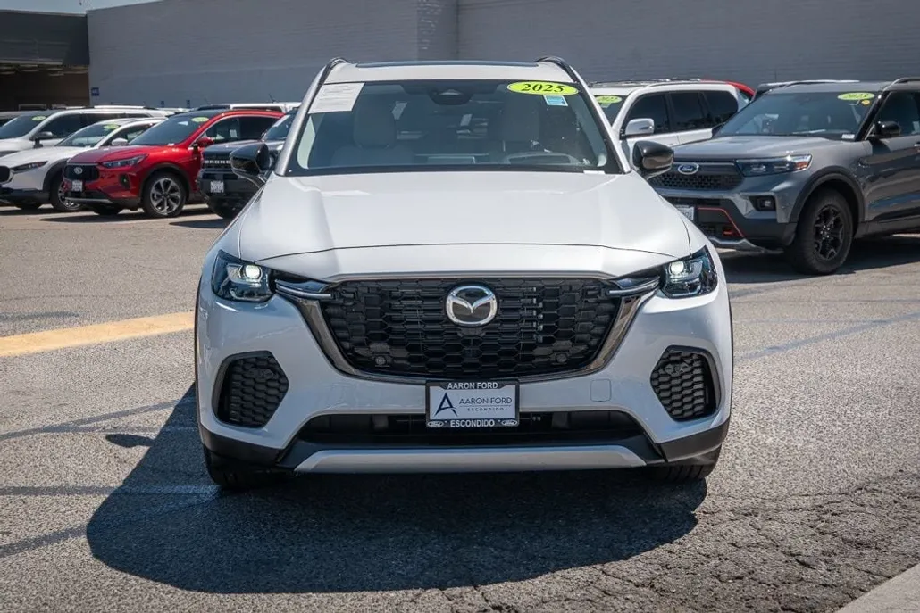 2025 Mazda CX-70 Premium photo 1