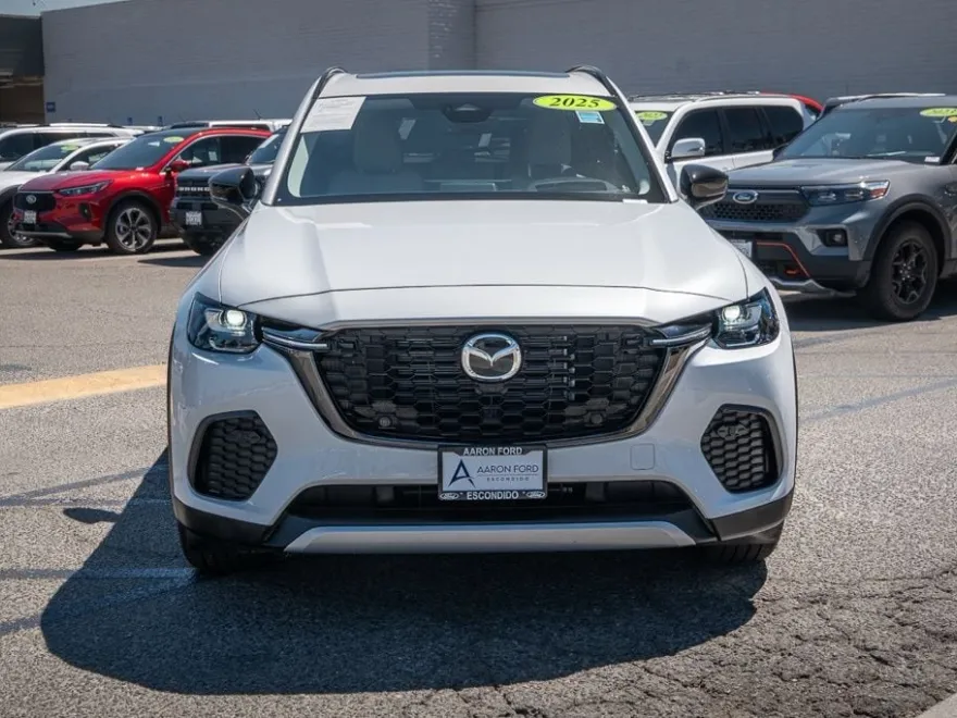 2025 Mazda CX-70 Premium photo 1