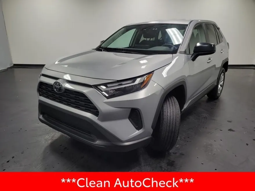 2023 Toyota RAV4 LE photo 1