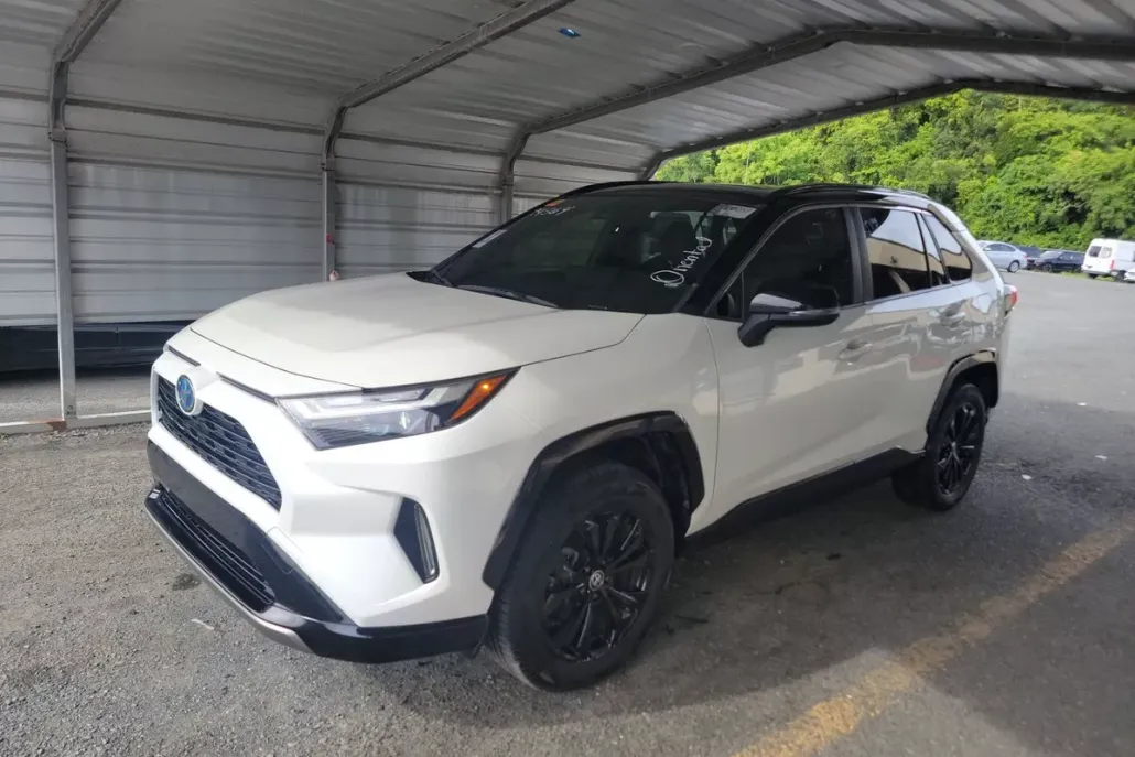 2022 Toyota RAV4 Hybrid XSE photo 1