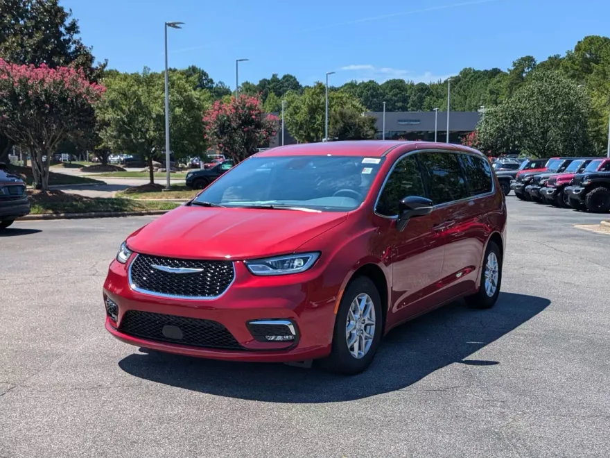 2026 Chrysler Pacifica photo 1