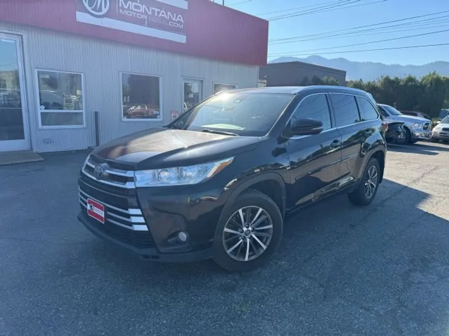2017 Toyota Highlander SE Sport photo 1