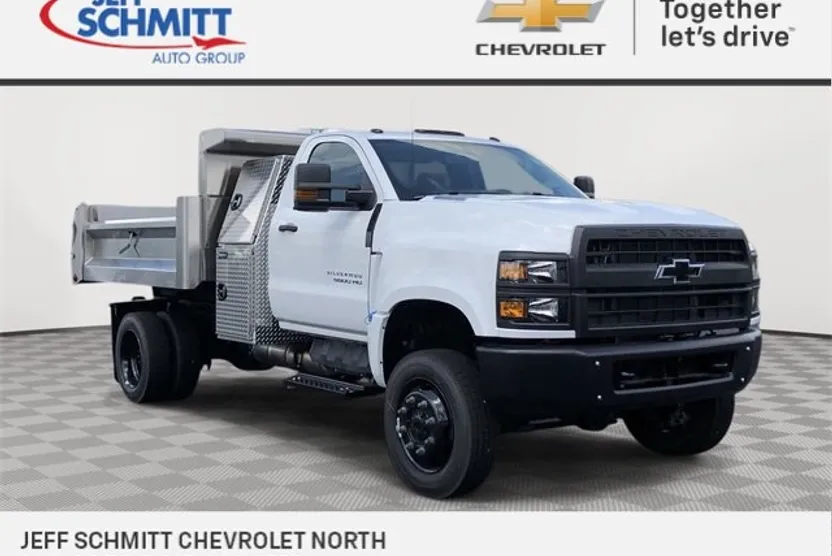2024 Chevrolet Silverado 6500HD Work Truck photo 1