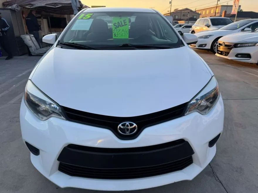 2015 Toyota Corolla L photo 1