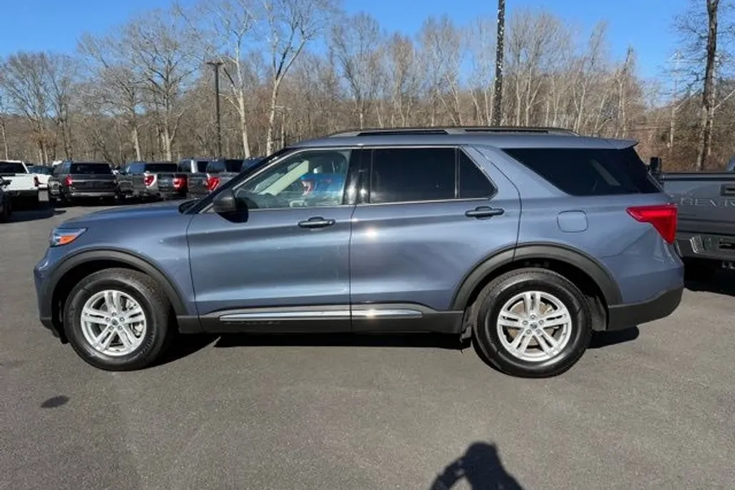 2021 Ford Explorer XLT photo 1