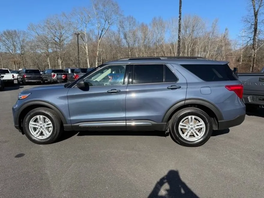 2021 Ford Explorer XLT photo 1