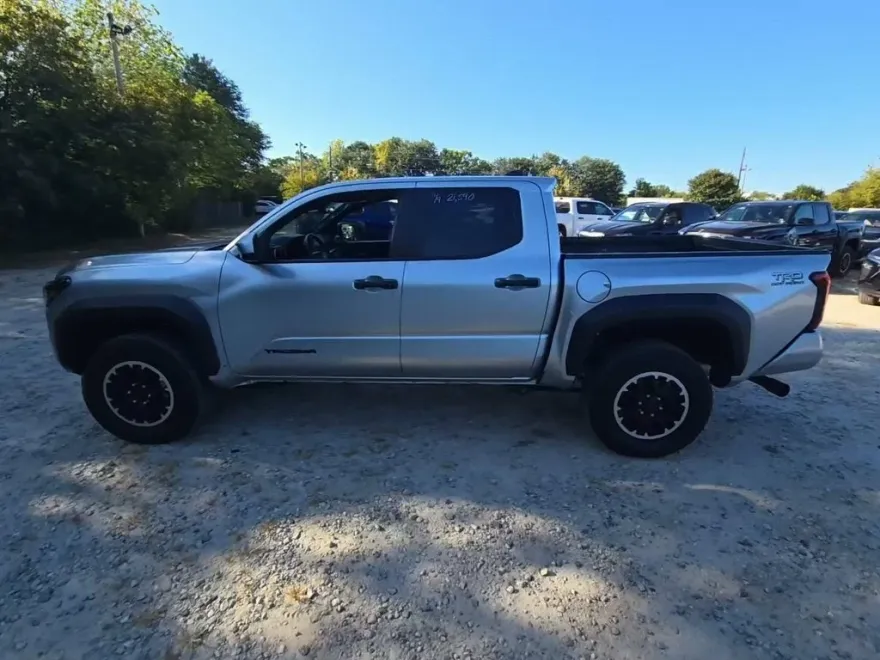 2025 Toyota Tacoma TRD Off-Road photo 1