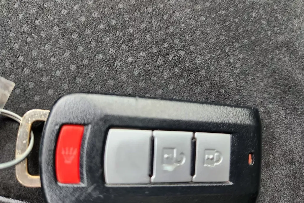 2022 Mitsubishi Eclipse Cross SE photo 1