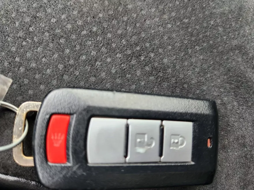 2022 Mitsubishi Eclipse Cross SE photo 1