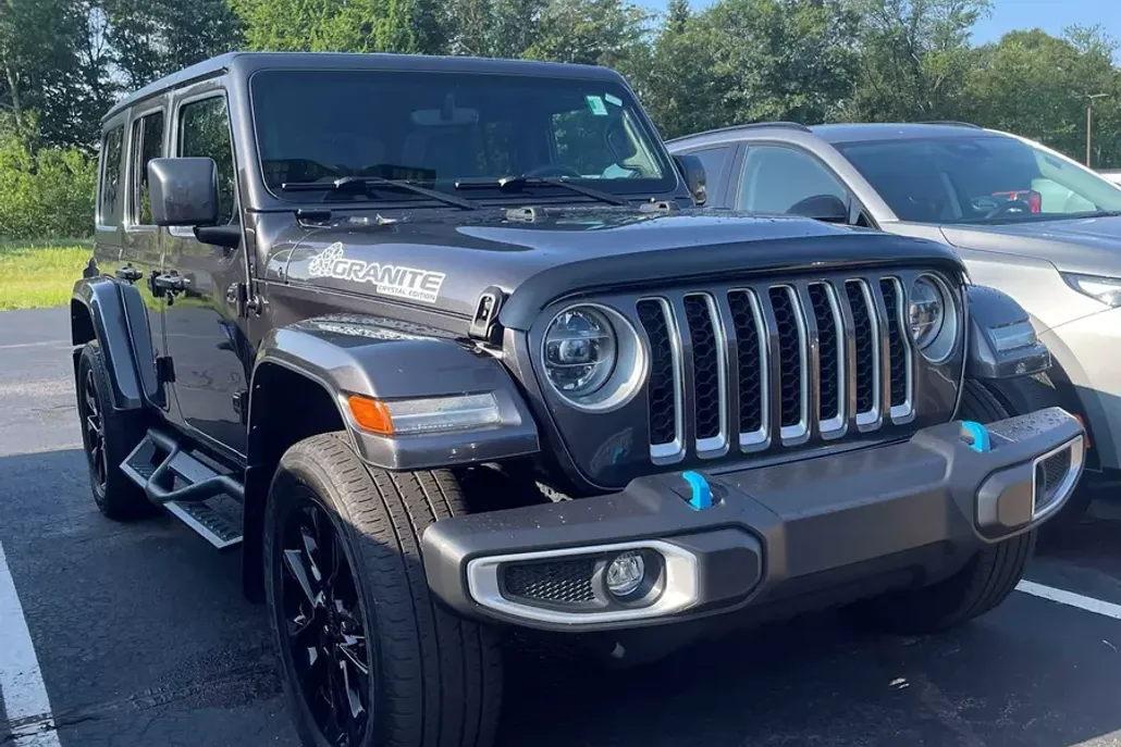 2022 Jeep Wrangler 4xe Unlimited Sahara photo 1