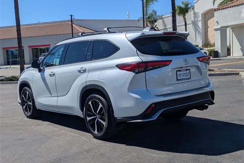 2022 Toyota Highlander XSE photo 1