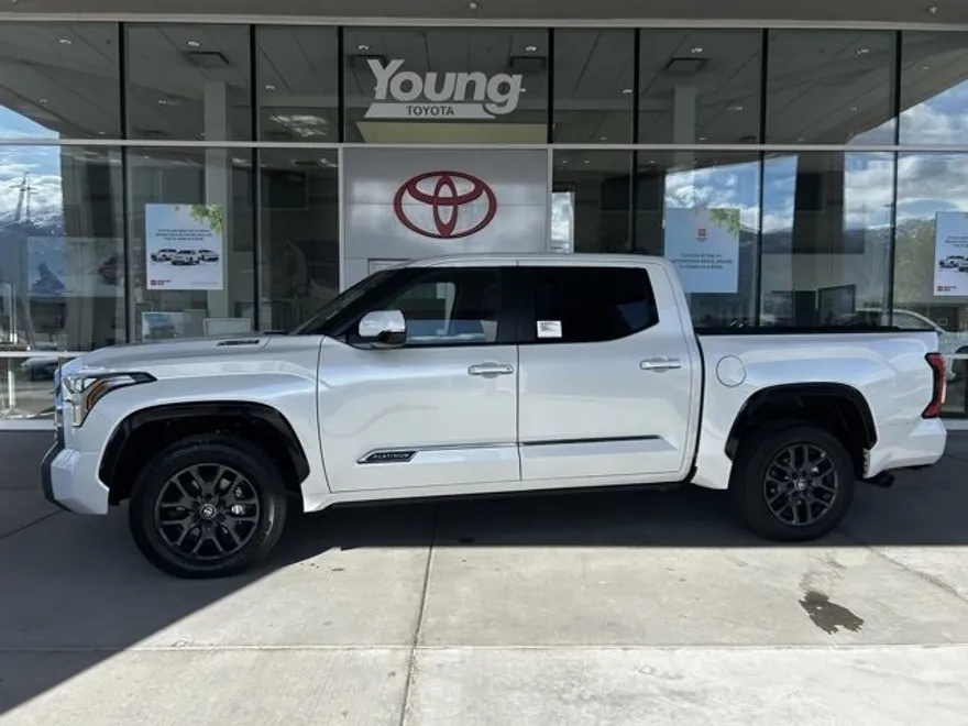 2025 Toyota Tundra Platinum CrewMax photo 1