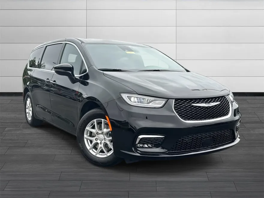 2025 Chrysler Pacifica photo 1