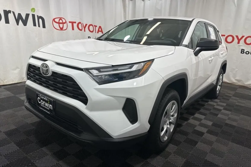 2024 Toyota RAV4 LE photo 1